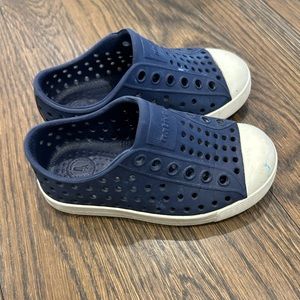 Native. Jefferson. Navy Blue size 6 toddler.